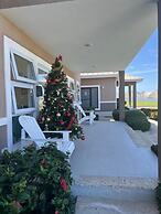 Sunny-shore Hideaway