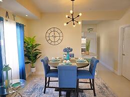 Sunny-shore Hideaway