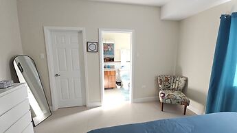 Sunny-shore Hideaway