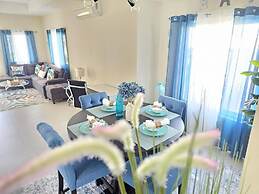 Sunny-shore Hideaway