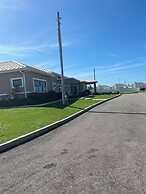 Sunny-shore Hideaway