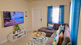 Sunny-shore Hideaway