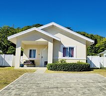 Sunny-shore Hideaway