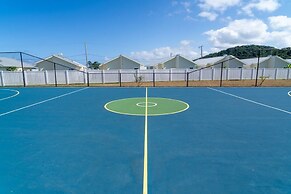 Sunny-shore Hideaway