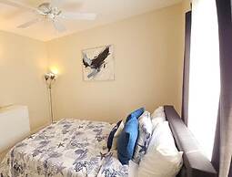 Sunny-shore Hideaway