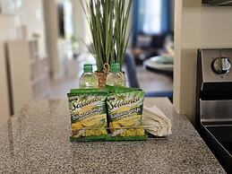 Sunny-shore Hideaway