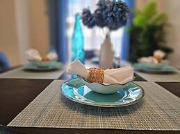 Sunny-shore Hideaway