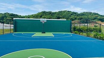 Sunny-shore Hideaway