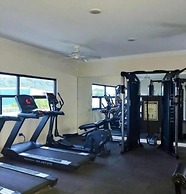 Sunny-shore Hideaway