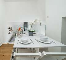 Quirky Unique 2BR Central Location