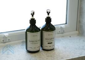 Quirky Unique 2BR Central Location