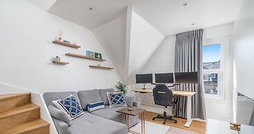 Quirky Unique 2BR Central Location