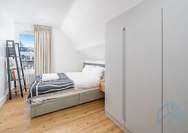 Quirky Unique 2BR Central Location