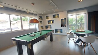 Pool Gym and Parking - Brazilian Corner