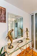 Smethwick - House - Sleeps 8 - Parking