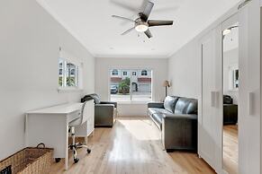 Daddy House-victoria Park With Pool