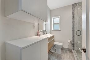 Daddy House-victoria Park With Pool