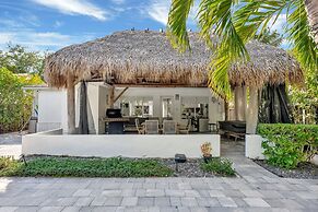 Daddy House-victoria Park With Pool