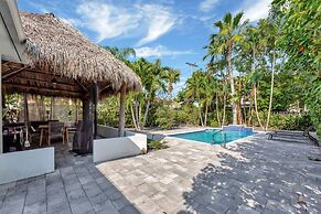 Daddy House-victoria Park With Pool