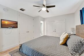 Daddy House-victoria Park With Pool