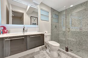 Daddy House-victoria Park With Pool