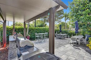 Le Petit Italie Water View 2 2 With Pool