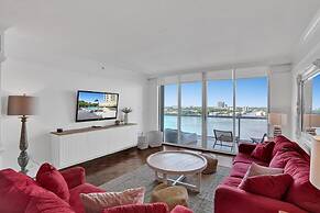 Le Petit Italie Water View 2 2 With Pool