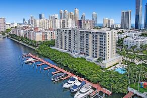 Le Petit Italie Water View 2 2 With Pool