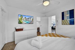 Lovely 1- Bedroom Rental Unit With Pool