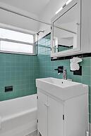 Lovely 1- Bedroom Rental Unit With Pool