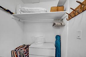 Lovely 1- Bedroom Rental Unit With Pool