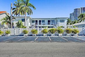 Waves on Desoto Studio With Pool 3