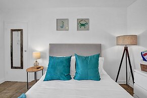 Waves on Desoto Studio With Pool 3