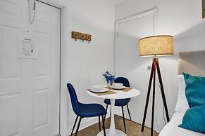 Waves on Desoto Deluxe Studio 4