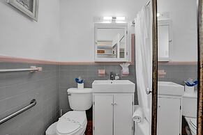 Waves on Desoto Deluxe Studio 4