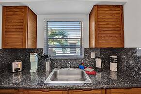 Waves on Desoto Deluxe Studio 4