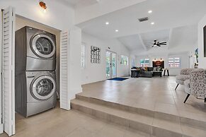 New Pool House 3-bedroom Home Victoria Park