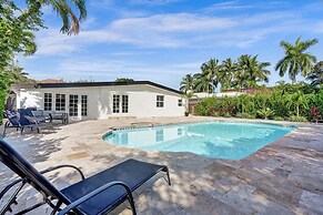 New Pool House 3-bedroom Home Victoria Park