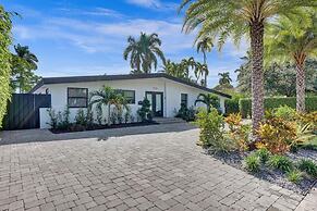 New Pool House 3-bedroom Home Victoria Park