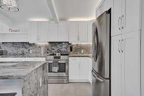 New Pool House 3-bedroom Home Victoria Park