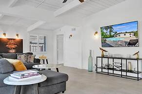 New Pool House 3-bedroom Home Victoria Park