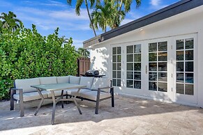 New Pool House 3-bedroom Home Victoria Park