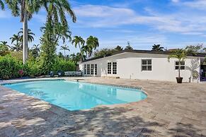 New Pool House 3-bedroom Home Victoria Park