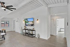 New Pool House 3-bedroom Home Victoria Park