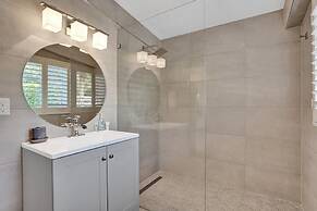 New Pool House 3-bedroom Home Victoria Park