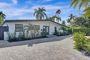 New Pool House 3-bedroom Home Victoria Park