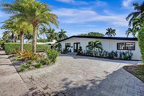 New Pool House 3-bedroom Home Victoria Park