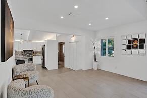 New Pool House 3-bedroom Home Victoria Park