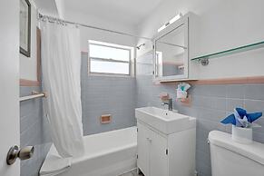 Waves on Desoto 1 bed Pool View 6