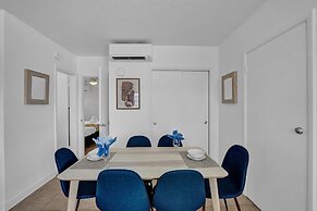 Waves on Desoto 1 bed Pool View 6